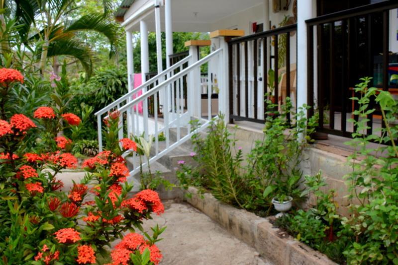 Posada Miss Portia South West Bay Екстериор снимка